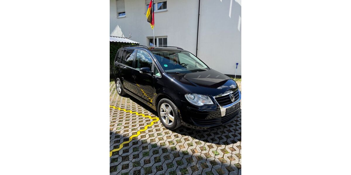 VW Touran 315.300 km 2.700 &euro; Gilching 82205