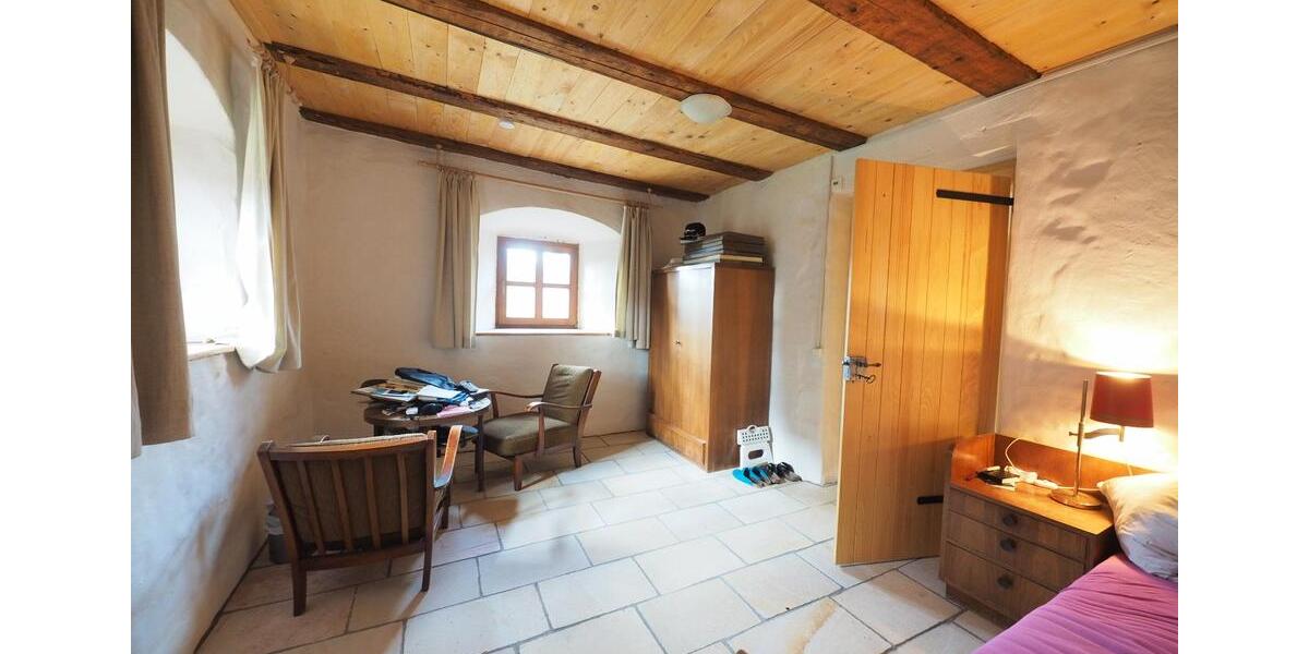Einfamilienhaus Mühlhausen - 8 Zimmer, 520 m&sup2;, 929.000&euro; | Angebot:26051316