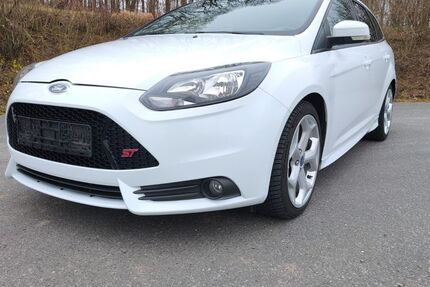 Ford Focus 177.500 km 8.599 &euro; Kalefeld 37590