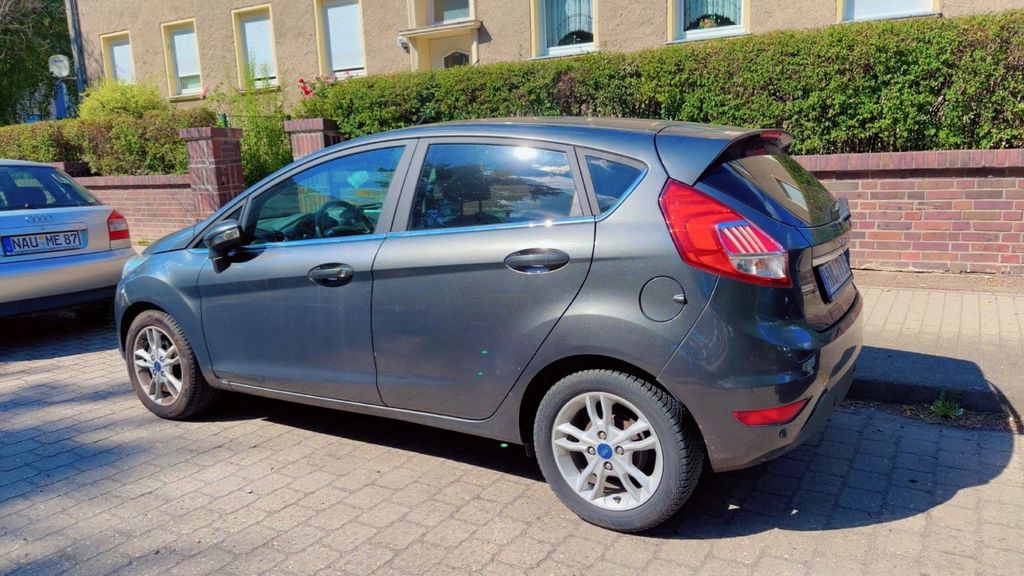 Ford Fiesta 138.000 km 7.999 &euro; Nauen 14641
