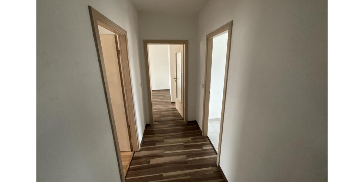 Etagenwohnung Suhl - 3 Zimmer, 60 m&sup2;, 411&euro; | Angebot:26676876