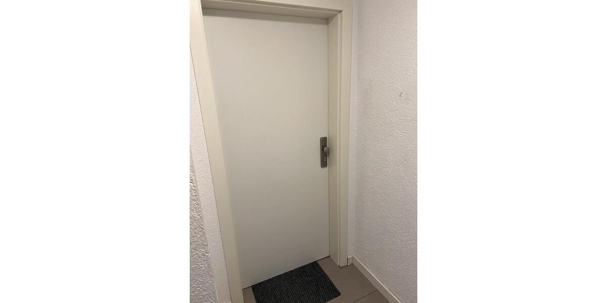 Schöne, frisch renovierte Wohnung in ruhiger Lage. 3 zimmer