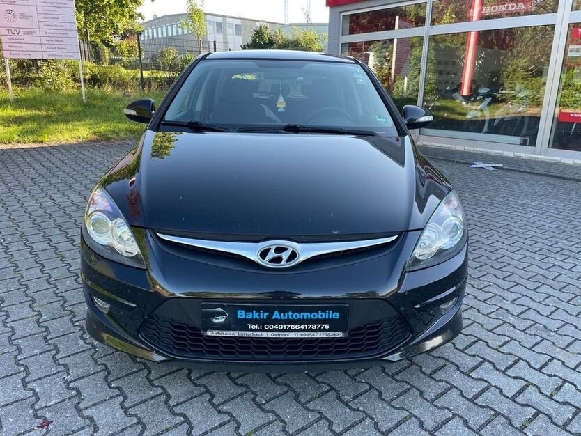i30
