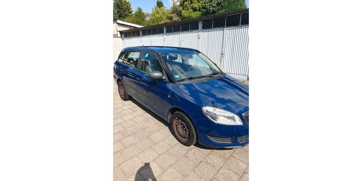 Skoda Fabia 143.000 km 2.500 &euro; Düren 52349