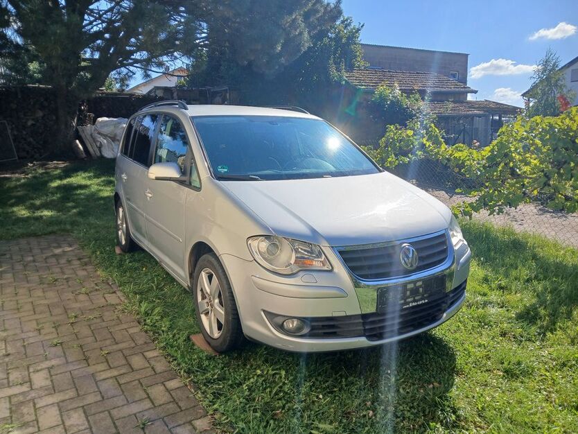 VW Touran 234.500 km 2.990 € Irlbach 94342