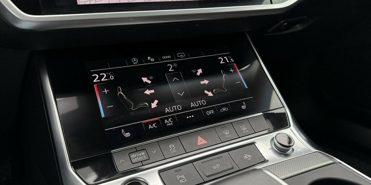 Audi A6 45 TFSI SPORT/PANORAMA/360°+3D/MMI NAVI/PDC 34.435 km 34.900 &euro; Villingen-Schwenningen 78054
