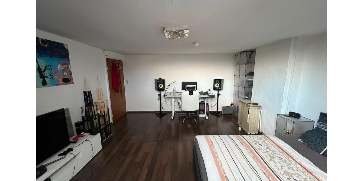 Dachgeschoßwohnung Kassel Südstadt - 40 Zimmer, 40 m&sup2;, 407&euro; | Angebot:25455926