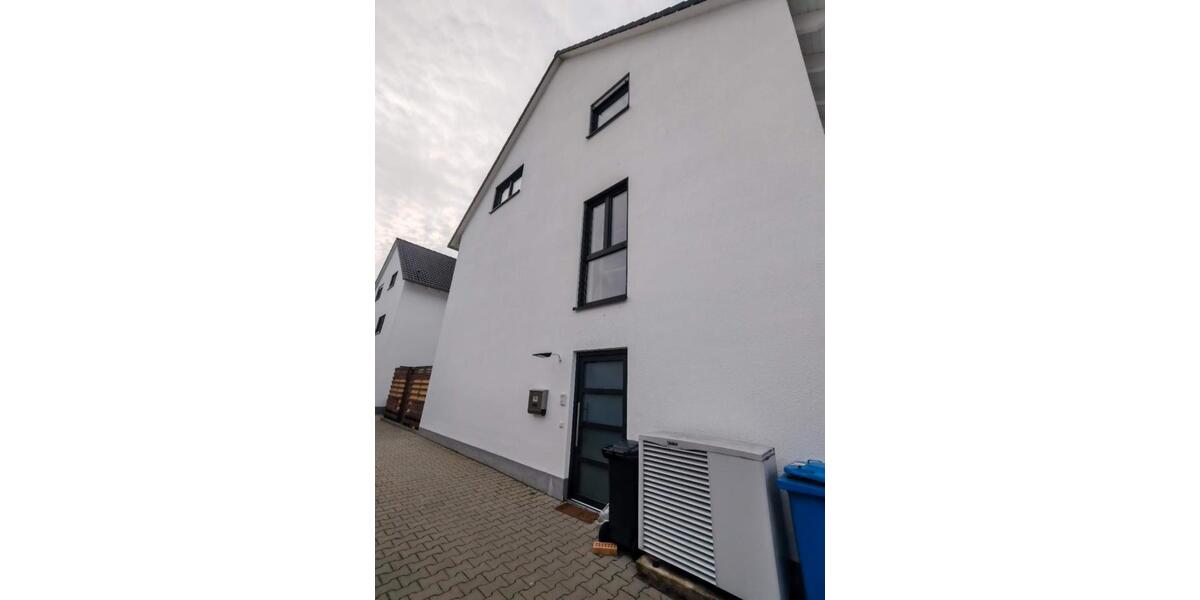 Etagenwohnung Münster (Hessen) - 5 Zimmer, 146 m&sup2;, 2.000&euro; | Angebot:26660233