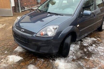 Ford Fiesta 244.000 km 1.999 &euro; Dahme/M. 15936