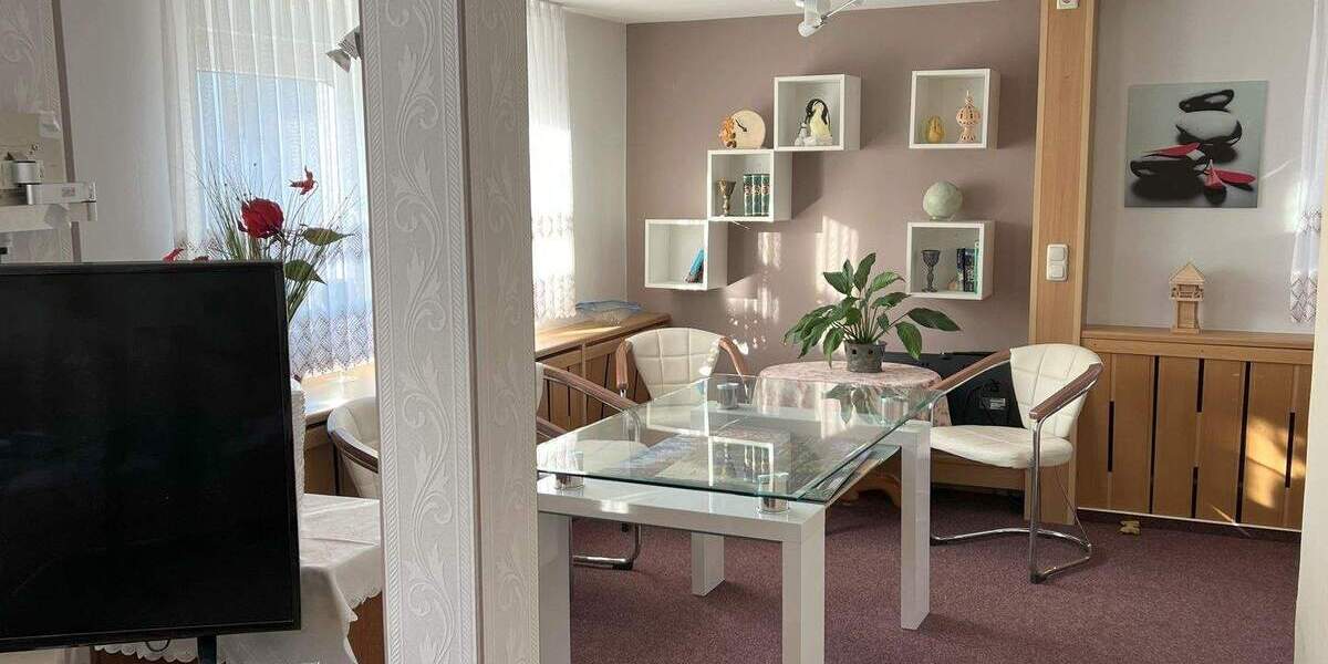 Doppelhaushälfte mit Einliegerwohnung*teilmöbeliert* 6 zimmer