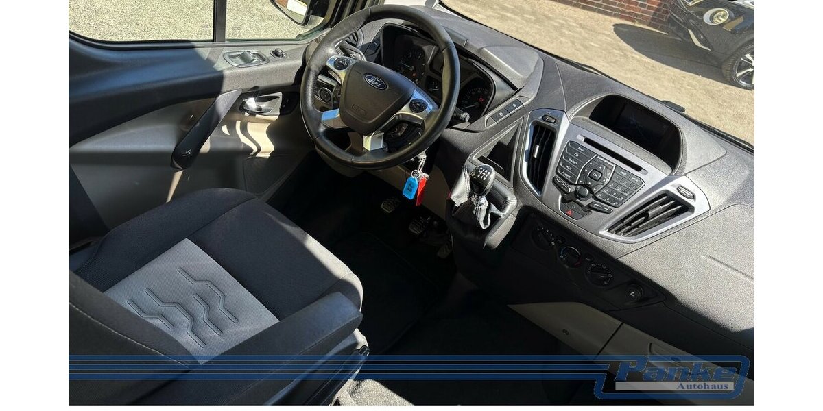 Ford Tourneo Custom 300 L1 Titanium*8Sitz*AHK*SHZ*NAV 100.000 km 19.990 &euro; Berlin 13187