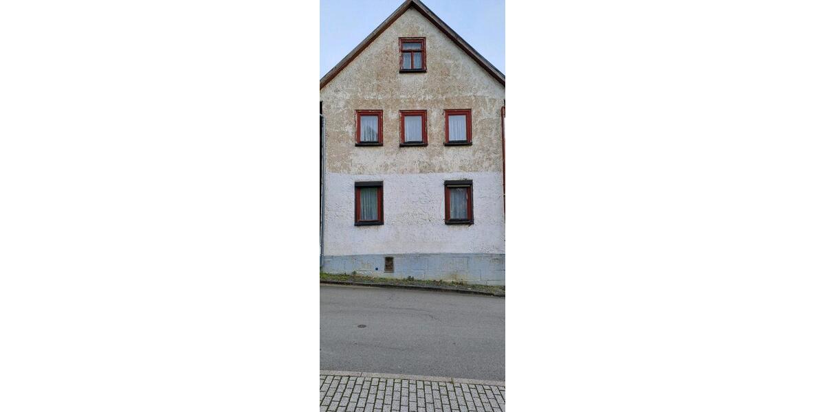 renovierungsbedürftiges Wohnhaus mit Potenzial 8 zimmer