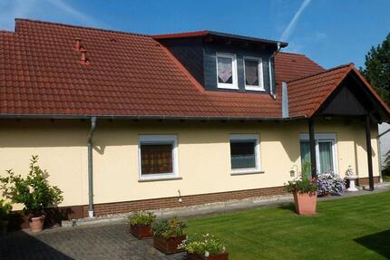 Schöne helle Dachgeschosswohnung 2 zimmer