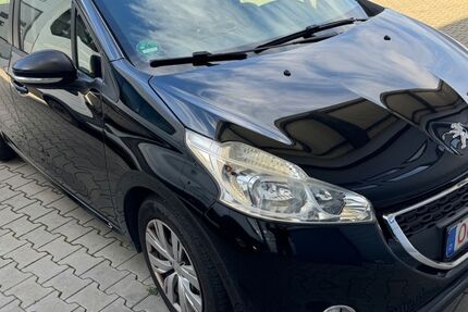 Peugeot 208 122.980 km 3.500 &euro; Offenburg 77654