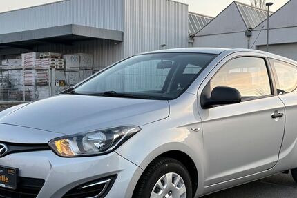 Hyundai i20 99.000 km 5.190 &euro; Frankfurt 60386