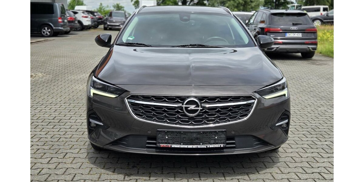 Opel Insignia Sports Tourer Elegance 47.149 km 14.600 &euro; Wilsdruff 01723