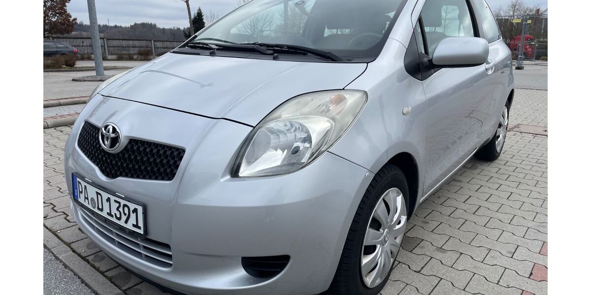 Toyota Yaris 251.061 km 900 &euro; Passau 94034