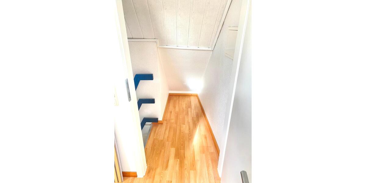 Dachgeschoßwohnung Schlangen - 2 Zimmer, 31 m&sup2;, 375&euro; | Angebot:26397794
