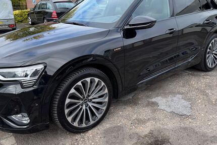 Audi e-tron 123.000 km 33.200 &euro; Ahausen (ehem. TÜV Gelände) 27367