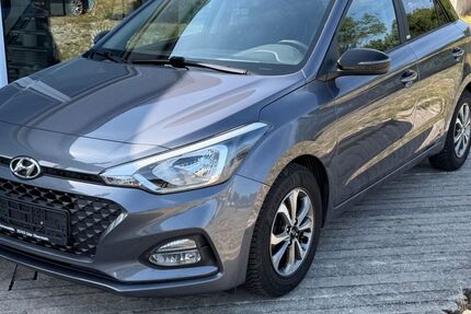 Hyundai i20 102.000 km 9.390 &euro; idar-Oberstein 55743