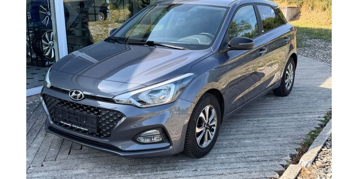Hyundai i20 102.000 km 9.390 &euro; idar-Oberstein 55743