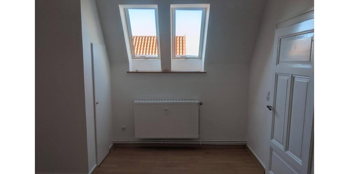 Dachgeschoßwohnung Hemmingen - 2 Zimmer, 49 m&sup2;, 425&euro; | Angebot:25588592