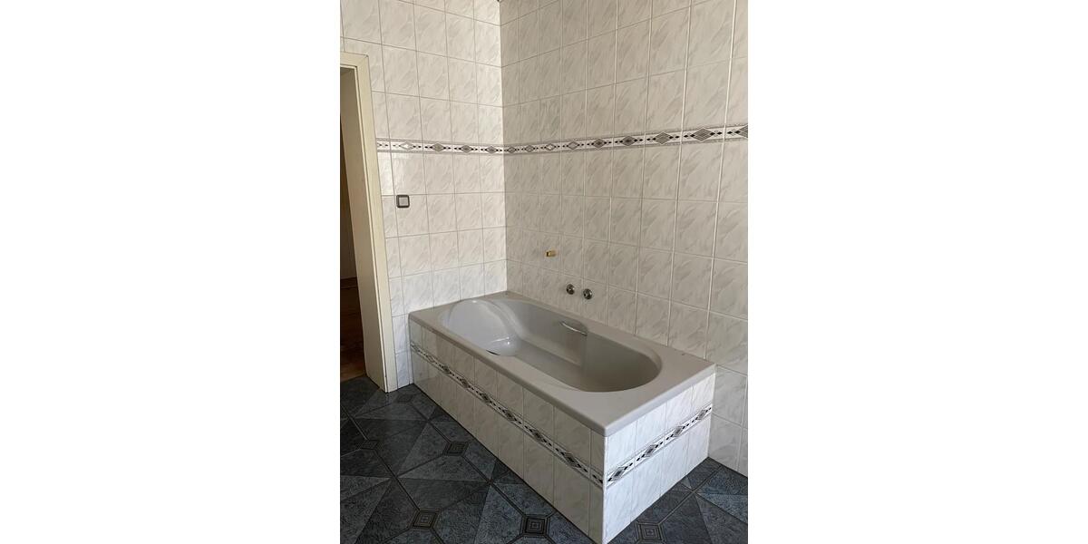 Mehrfamilienhaus, Wohnhaus Staßfurt - 9 Zimmer, 170 m&sup2;, 89.000&euro; | Angebot:26322040
