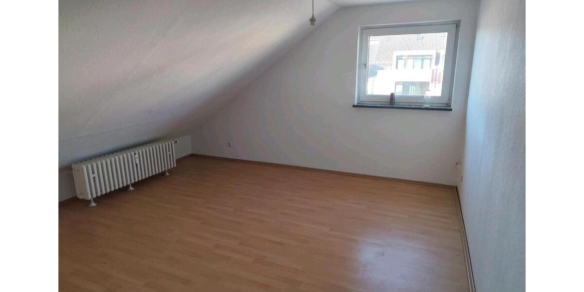 Dachgeschoßwohnung Göttingen Oststadt - 4 Zimmer, 50 m&sup2;, 910&euro; | Angebot:25349391