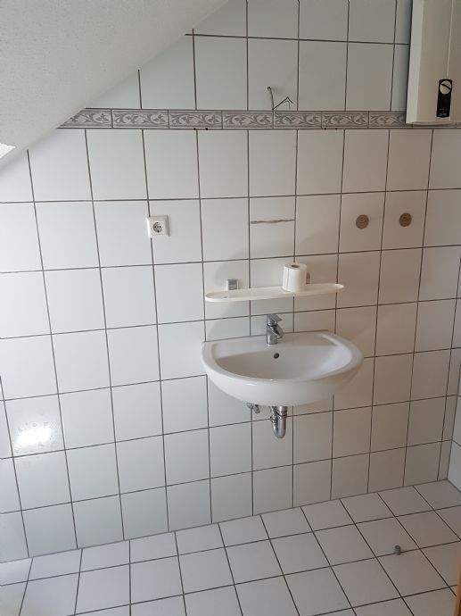 TOP!!! RENOVIERTES + TOP AUFGETEILTES + GROSSZÜGIGES DACHGESCHOSS APARTMENT in OBERHAUSEN - KLOSTERHARDT!!! 2 zimmer