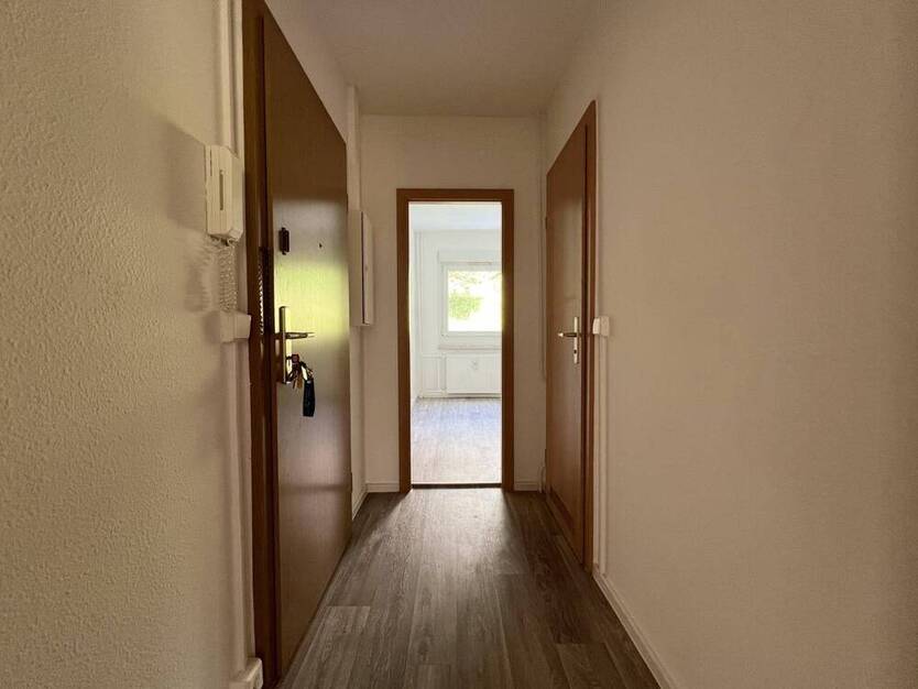 3-RaumWohnung im Grünen - Außenjalousien an allen Fenstern inklusive!