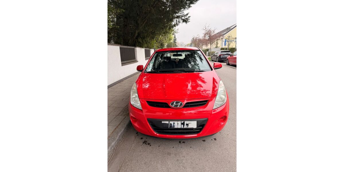 Hyundai i20 73.000 km 4.000 &euro; München 80935