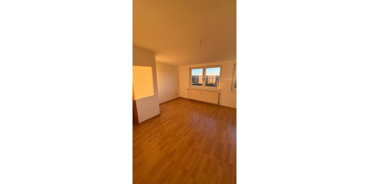 Helle 2-Zimmer-Wohnung mit neuer Küche & Stellplatz 2 zimmer