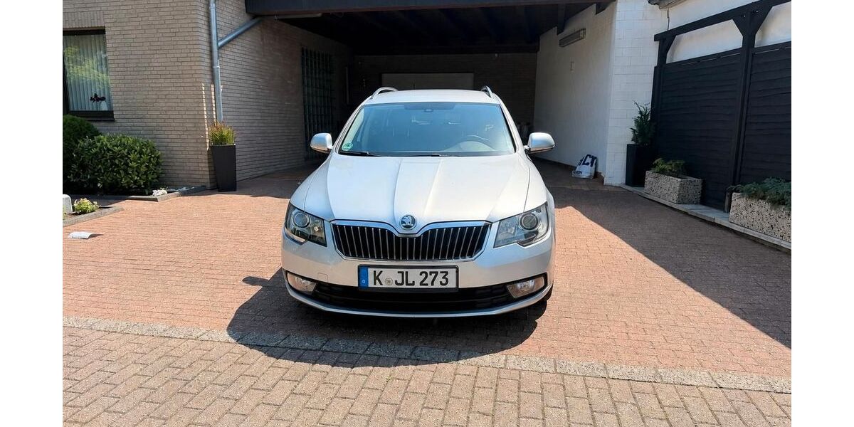 Skoda Superb 159.500 km 8.900 &euro; Bergisch Gladbach 51429