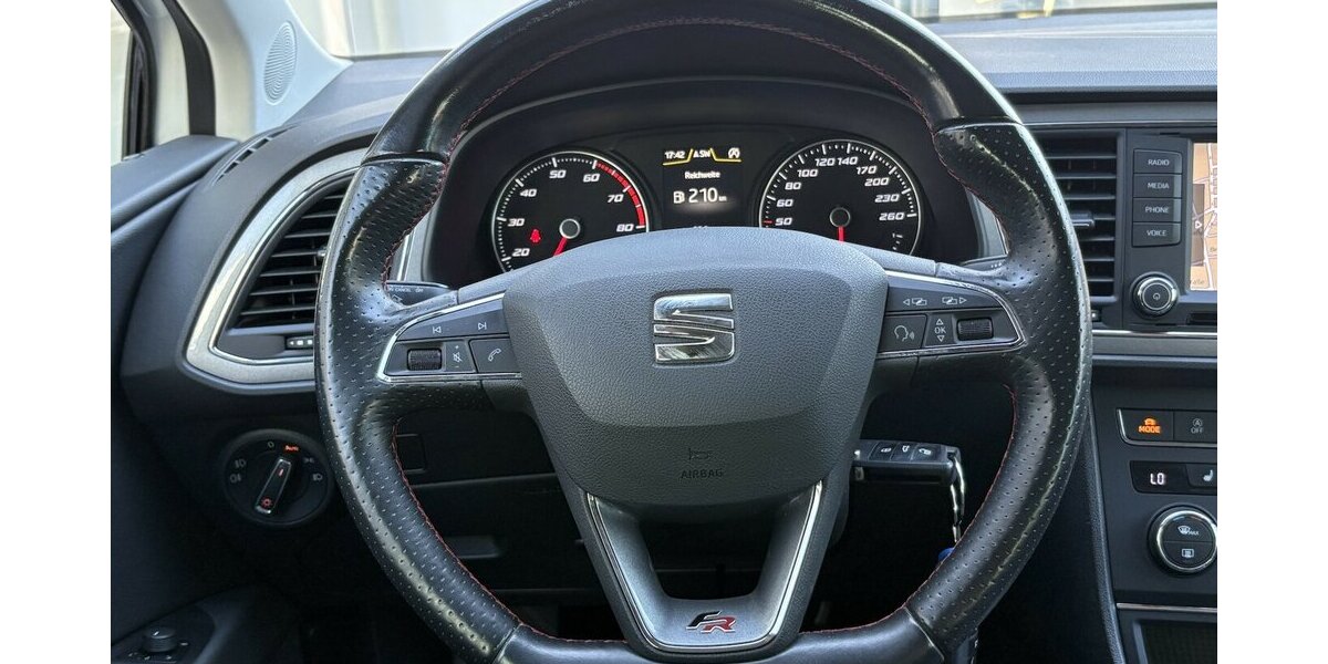 Seat Leon 1.8 ST FR NAVIGATION/SITZHEIZUNG/KLIMAx2 139.535 km 9.900 &euro; Villingen-Schwenningen 78054