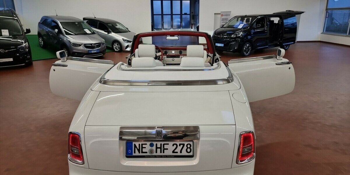 Rolls Royce Phantom Drophead Bespoke Spezial 21.800 km 195.000 € HAAN 42781
