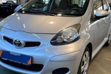 Toyota Aygo (X) 176.596 km 2.499 &euro; Hamburg 22049