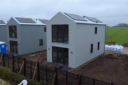 Haus Neukirchen - 3 Zimmer, 83 m&sup2;, 1.270&euro; | Angebot:26188206