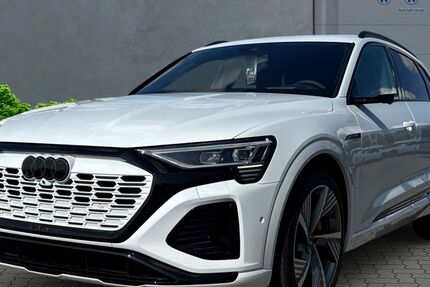 Audi Q8 e-tron 1.500 km 82.880 € Bad Doberan 18209