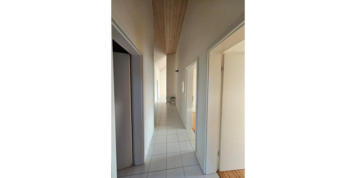 Dachgeschoßwohnung Gottmadingen - 4 Zimmer, 116 m&sup2;, 357.000&euro; | Angebot:26764469