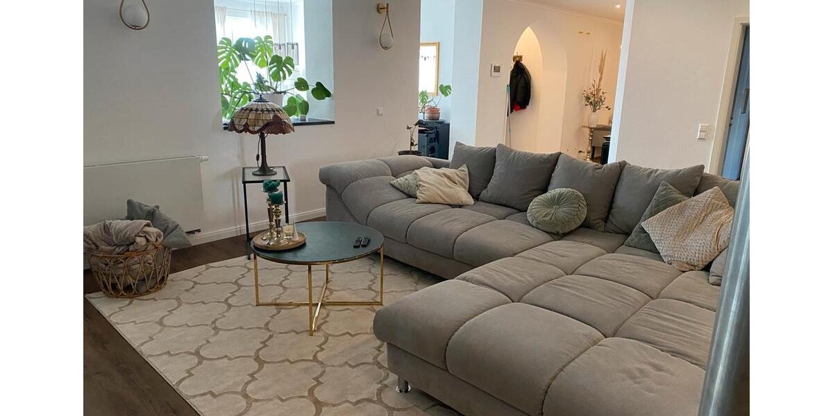 Kernsanierte EG-Wohnung (208 m²) mit großer Terrasse 6 zimmer