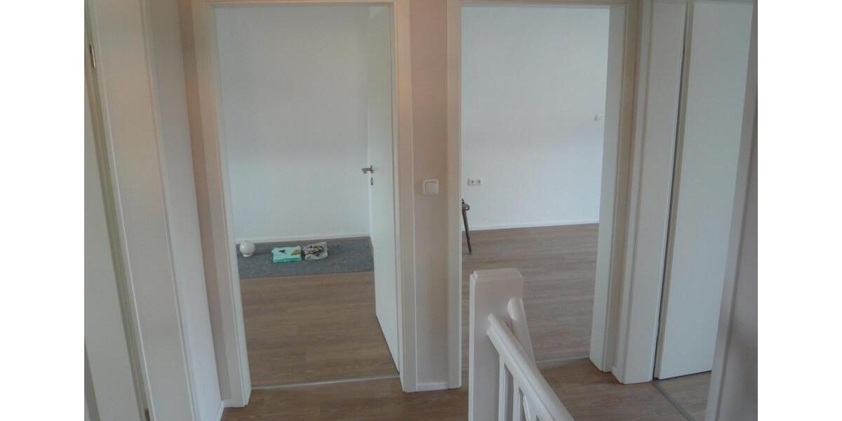 Einfamilienhaus Prosselsheim - 6 Zimmer, 98 m&sup2;, 1.000&euro; | Angebot:25419692