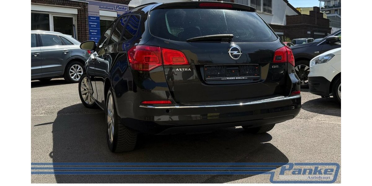 Opel Astra Selection*Tempo*Navi*Klima*SHZ*AHK*DachT. 175.681 km 3.890 &euro; Berlin 13187