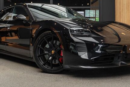 Porsche Taycan 10.654 km 124.995 &euro; Kleve 47533