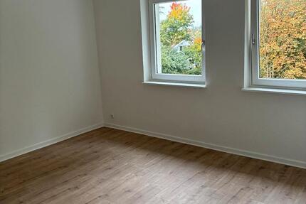 Erstbezug nach Sanierung – Charmante Wohnung in ruhiger grüner Lage von Elmshorn HHS 6 zimmer