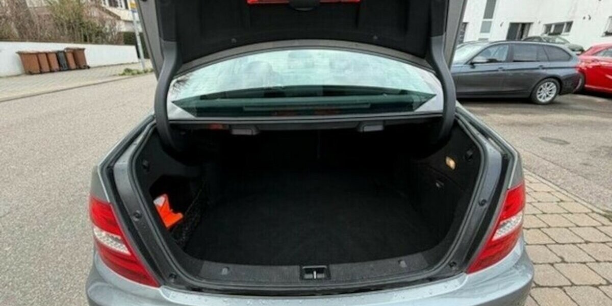 Mercedes-Benz C 200 CDI Limousine Elegance 1. Hand 89.900 km 10.990 &euro; Neckarsulm 74172