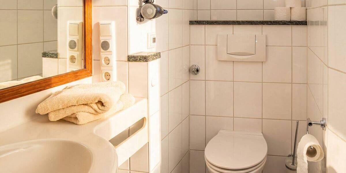 Etagenwohnung Lübeck Innenstadt - 6 Zimmer, 175 m&sup2;, 4.500&euro; | Angebot:26401158