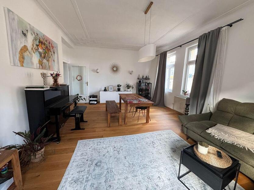 Helle Altbauwohnung zimmer