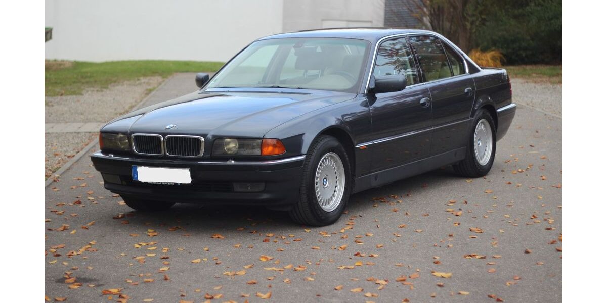 BMW 750 275.000 km 14.990 &euro; Wain 88489