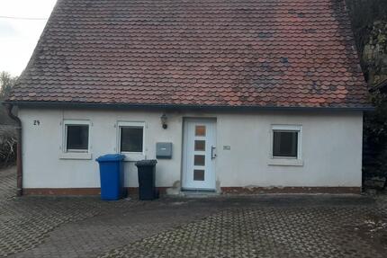 Einfamilienhaus mit Scheune Garage Stellplätze und großem Garten 4 zimmer