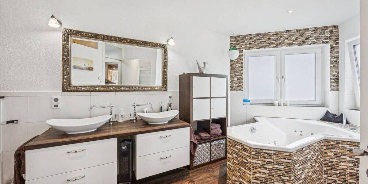Mehrfamilienhaus, Wohnhaus Besigheim - 7 Zimmer, 254 m&sup2;, 1.050.000&euro; | Angebot:26686143